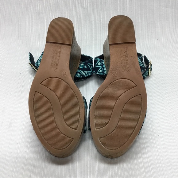 Christian Siriano Darling Wedges - Picture 9 of 9